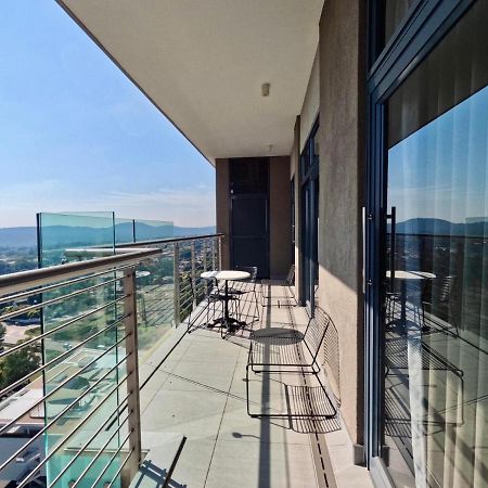 Menlyn Maine Apartments พริทอเรีย ภายนอก รูปภาพ