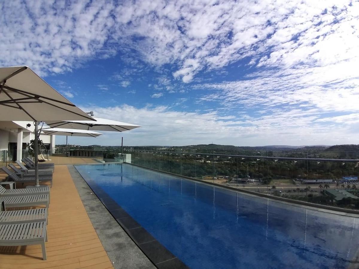 Menlyn Maine Apartments พริทอเรีย ภายนอก รูปภาพ
