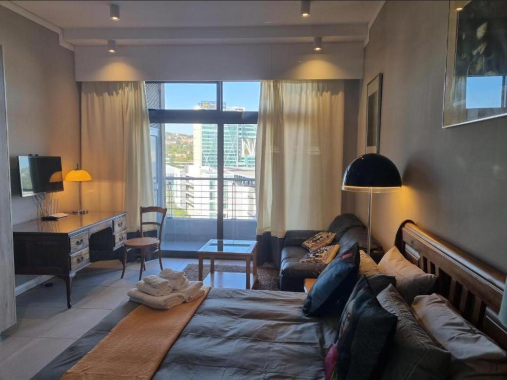 Menlyn Maine Apartments พริทอเรีย ภายนอก รูปภาพ